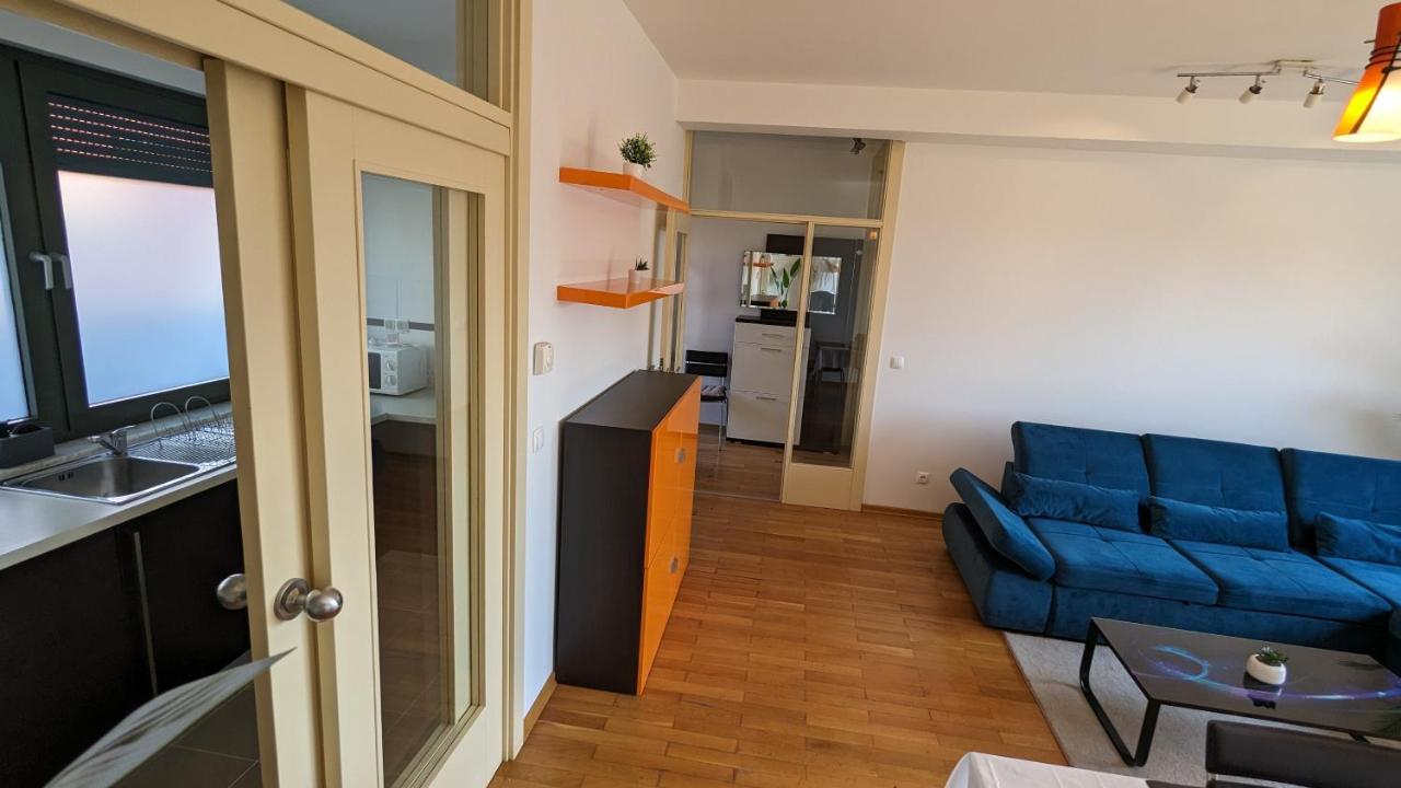 Downtown Fiume, Underground Garage Within The Property Esterno foto