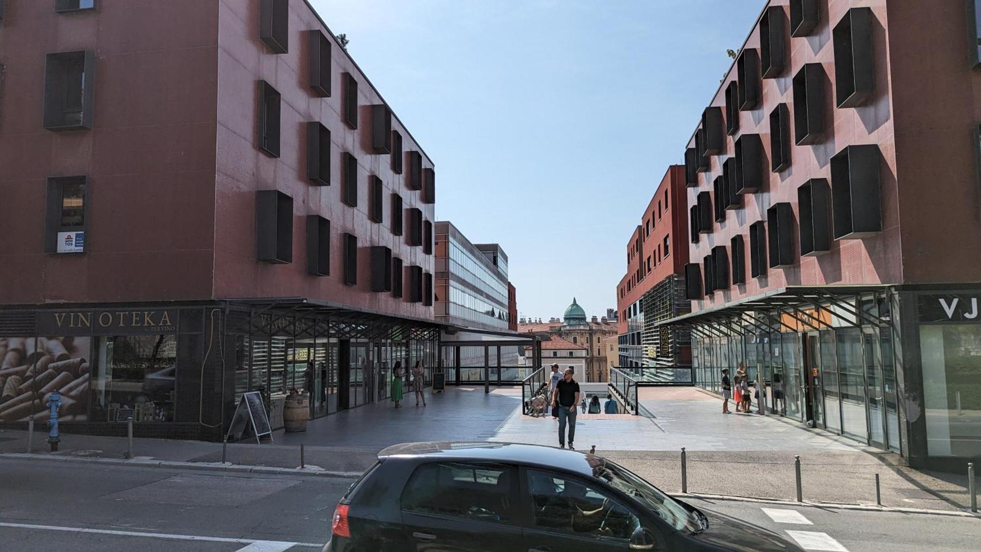 Downtown Fiume, Underground Garage Within The Property Esterno foto