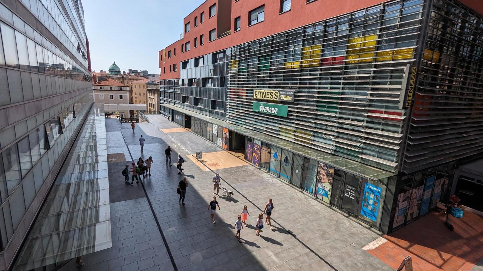 Downtown Fiume, Underground Garage Within The Property Esterno foto