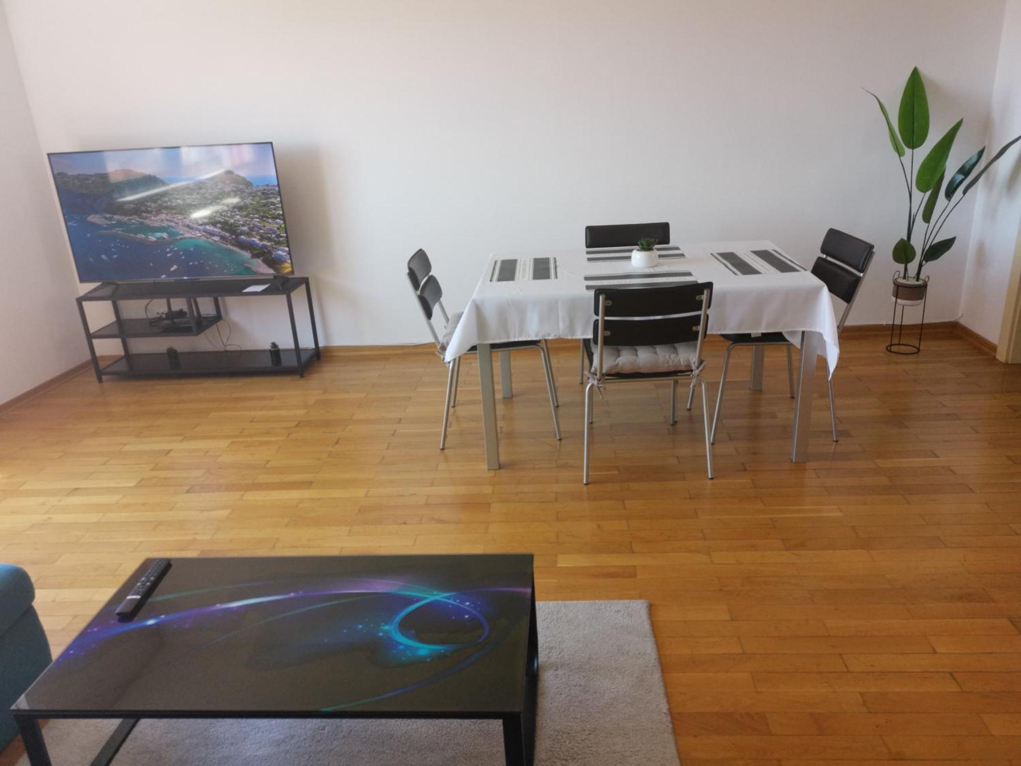 Downtown Fiume, Underground Garage Within The Property Esterno foto